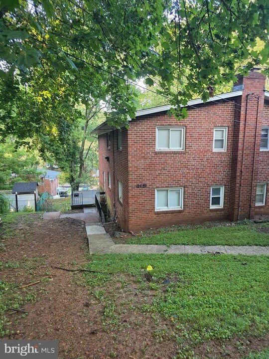 6409 Ridgeview Ave in Baltimore, MD - Building Photo