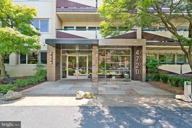4720 Chevy Chase Dr in Chevy Chase, MD - Building Photo - Building Photo