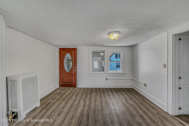 934 Woodlawn St in Scranton, PA - Building Photo - Building Photo