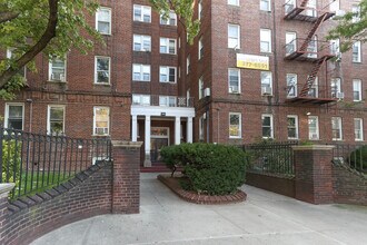 435 Ocean Pky in Brooklyn, NY - Building Photo - Building Photo