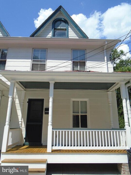 8484 Main St in Ellicott City, MD - Building Photo