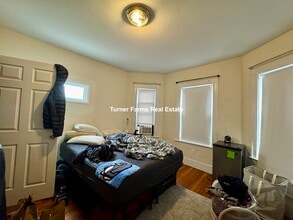 17 Albion St, Unit 2 in Somerville, MA - Building Photo - Building Photo
