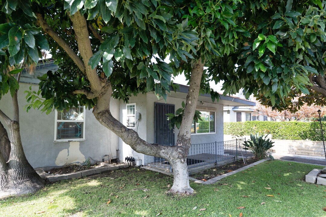 5109 Larry Ave in Baldwin Park, CA - Building Photo