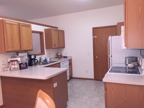 906 Saint John St in Cottage Grove, WI - Building Photo - Building Photo