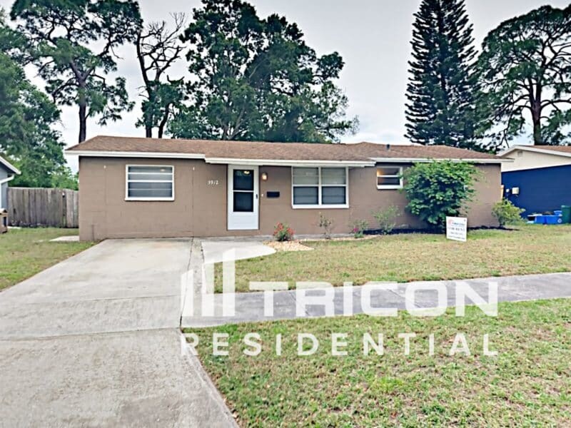 5912 92nd Ave N in Pinellas Park, FL - Building Photo