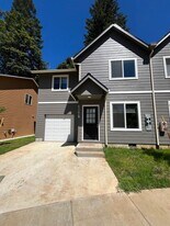 38947 Creekside Loop in Sandy, OR - Building Photo