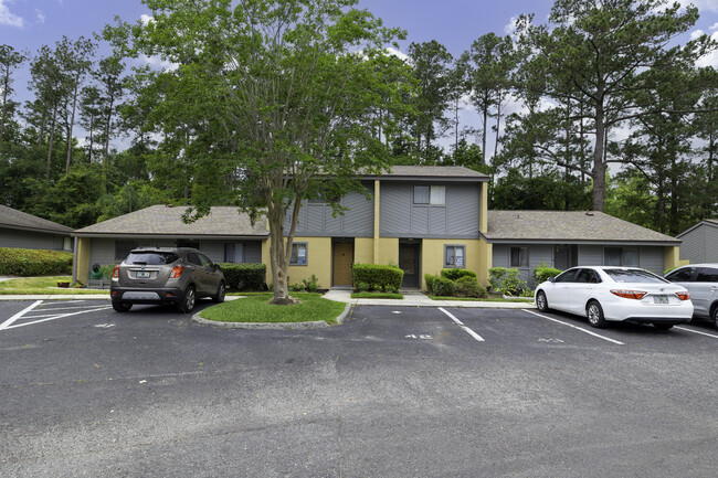 Wells Ridge Condominiums in Orange Park, FL - Foto de edificio - Building Photo