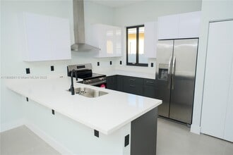 2224 Hope St in Hollywood, FL - Building Photo - Building Photo