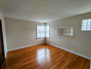 1139 Claytonia Terrace in Richmond Heights, MO - Foto de edificio - Building Photo
