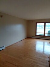 4321 N 99th St in Wauwatosa, WI - Foto de edificio - Building Photo