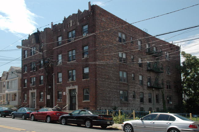 239 Danforth Ave in Jersey City, NJ - Building Photo - Building Photo