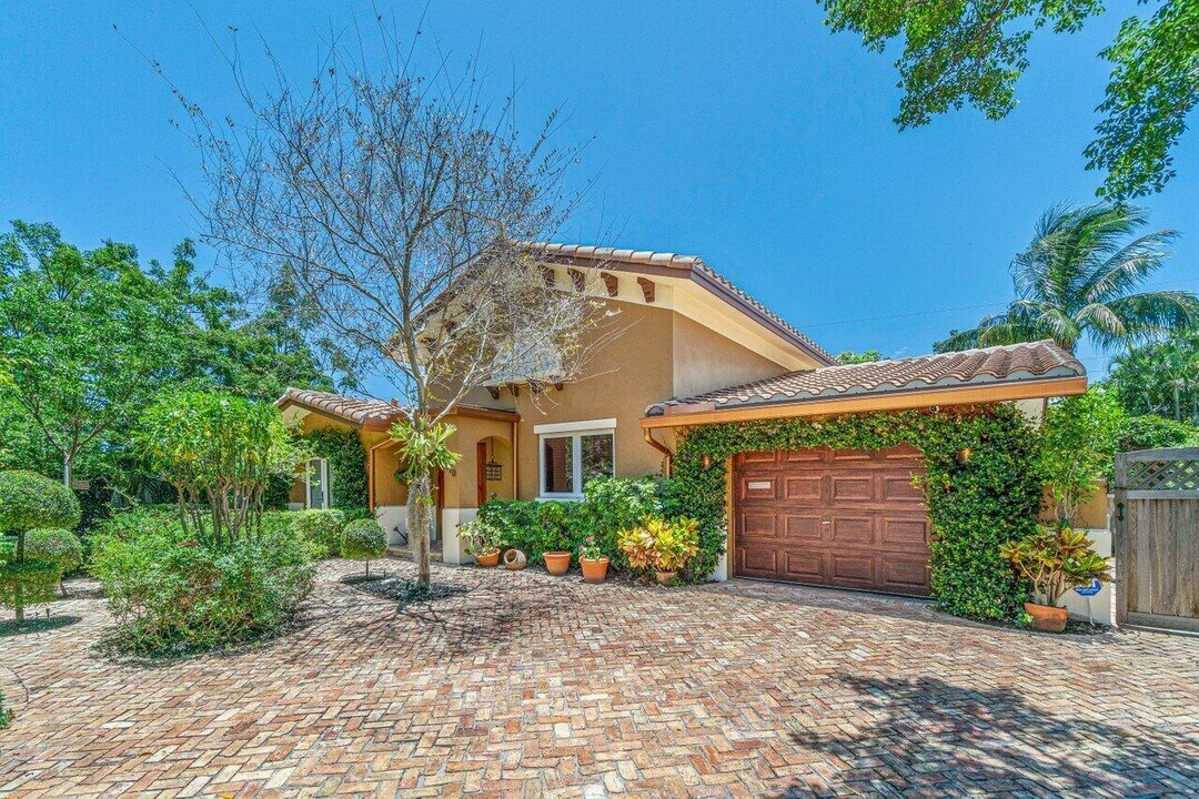 870 NW 7th St in Boca Raton, FL - Building Photo