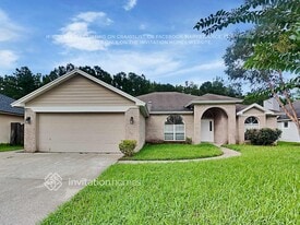 523 Charles Pinckney St in Orange Park, FL - Building Photo