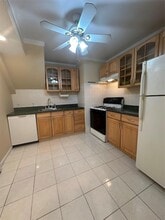 809 Hampshire Rd in Bay Shore, NY - Building Photo - Building Photo