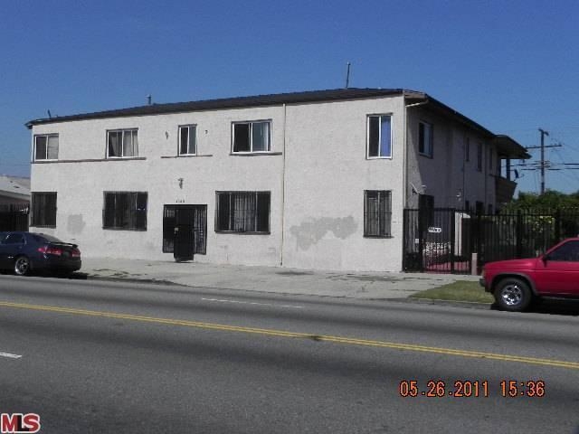 7620 Western Ave in Los Angeles, CA - Building Photo