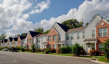 Yorktown Arch in Yorktown, VA - Building Photo - Building Photo
