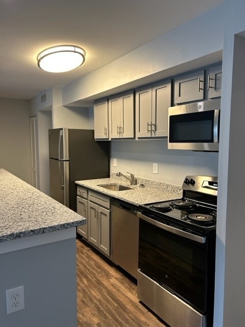 Gateway Apartments in Tuckahoe, VA - Building Photo