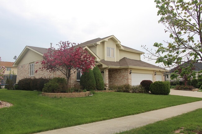 property at 7810 Brookside Glen Dr