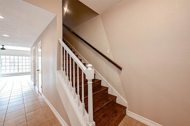 property at 2232 S Piney Point Rd