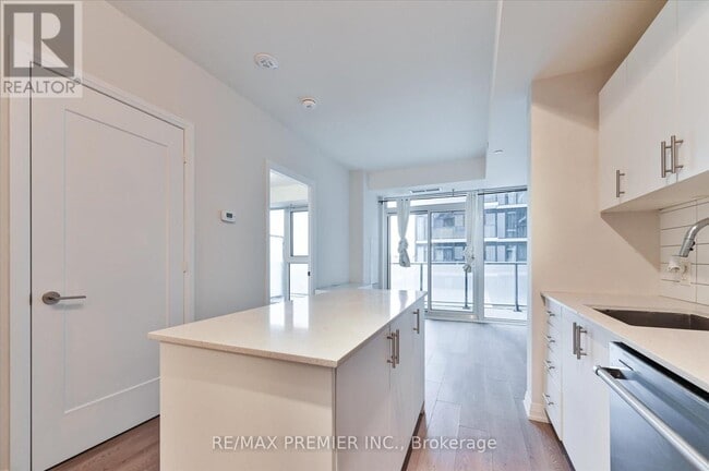 9000 Jane St in Vaughan, ON - Building Photo - Building Photo