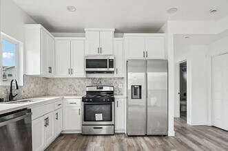 2516 Malabar St in Los Angeles, CA - Building Photo - Building Photo