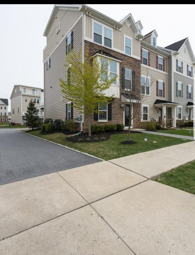 property at 201 Quarry Point Rd