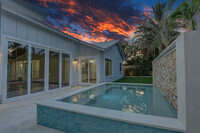 19 PineHill Trail E in Jupiter, FL - Building Photo - Building Photo