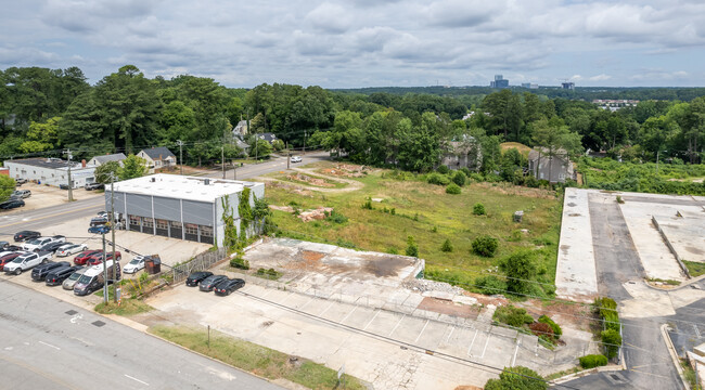 2012 Wake Forest Rd in Raleigh, NC - Foto de edificio - Building Photo