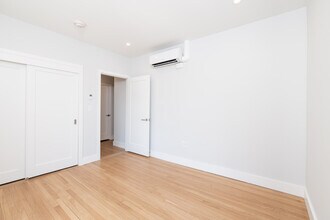 21 Forest St, Unit 34 in Cambridge, MA - Foto de edificio - Building Photo