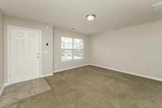 8035 Logan Dr in La Vergne, TN - Building Photo - Building Photo