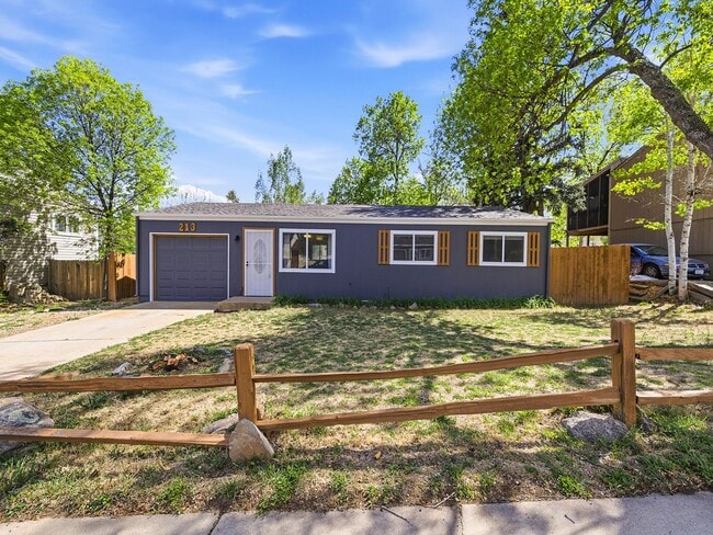 Beautiful Home in Central Fort Collins Location! in Fort Collins, CO - Building Photo - Building Photo