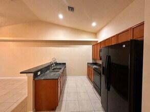 3215 SW Santa Barbara Pl in Cape Coral, FL - Building Photo - Building Photo