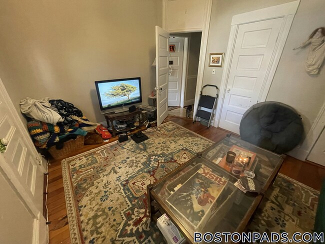 348 Faneuil St in Boston, MA - Building Photo - Building Photo