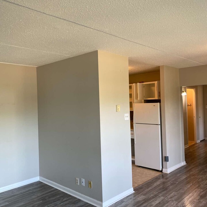 411 Ellerdale St in Saint John, NB - Building Photo