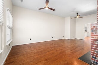 38 Sacramento Dr in Hampton, VA - Building Photo - Building Photo