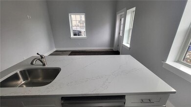 826 Main St in Arlington, NY - Building Photo - Building Photo
