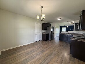 100 Stonewater Ln in Jacksonville, NC - Building Photo - Building Photo