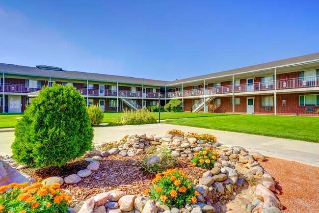 Lampliter Apartments - Utilities Included!* in Lakewood, CO - Foto de edificio - Building Photo
