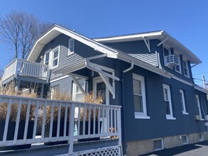 30 Sterling Ct in Huntington, NY - Foto de edificio - Building Photo