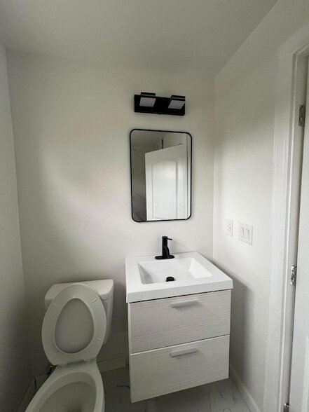 50 N Hampton Rd in Columbus, OH - Building Photo