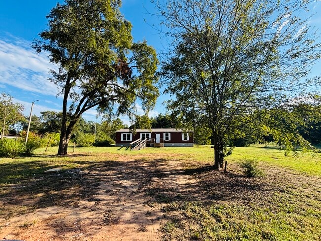 1730 Lavender Rd in Gilmer, TX - Building Photo - Building Photo