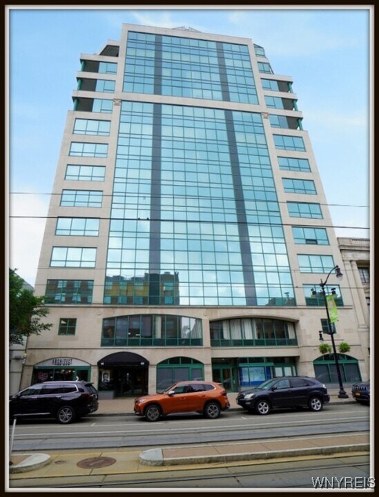 600 Main St in Buffalo, NY - Building Photo