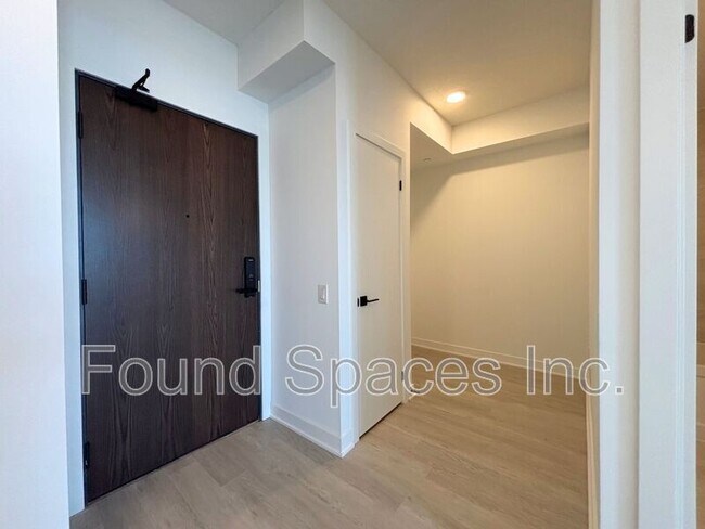 2782 Barton St E in Hamilton, ON - Building Photo - Building Photo