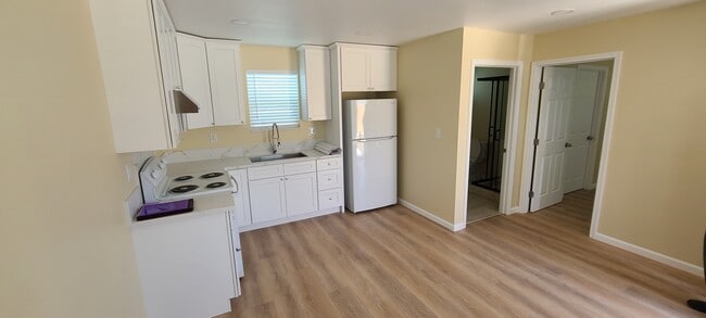 7709 Camellia Ave, Unit ADU in North Hollywood, CA - Building Photo - Building Photo