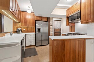 2749 N Hampden Ct, Unit 1G in Chicago, IL - Foto de edificio - Building Photo