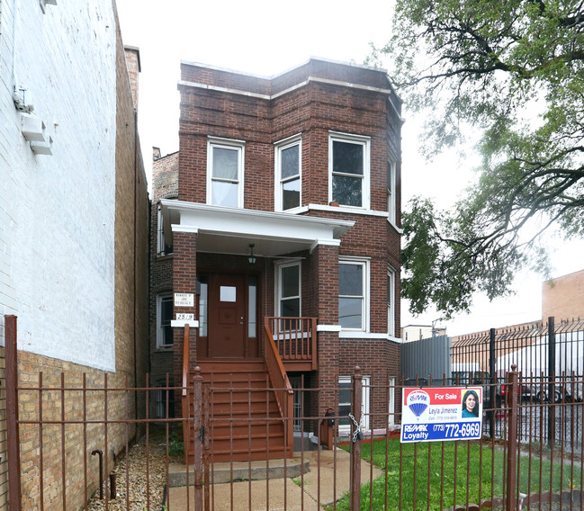 2519 N Pulaski Rd in Chicago, IL - Foto de edificio - Building Photo