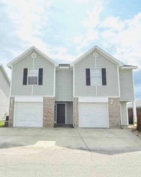 1114 St Andrews Ln in Starkville, MS - Building Photo