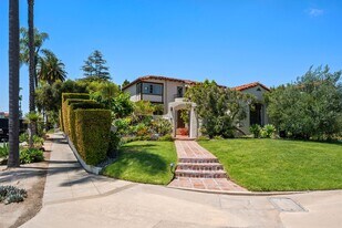 5302 E Palisades Rd in San Diego, CA - Building Photo