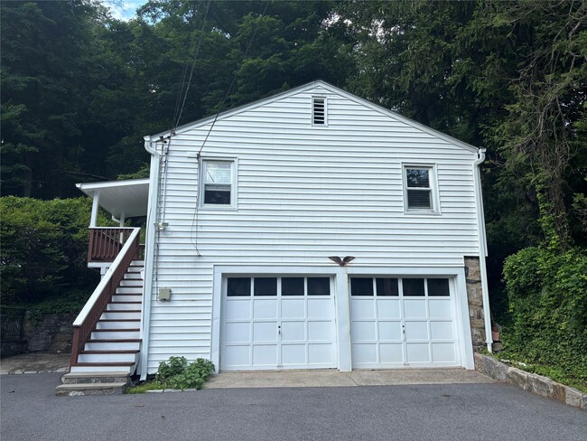 property at 149 Pleasantville Rd