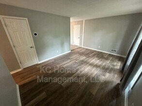 7707 E 108 Terrace in Kansas City, MO - Building Photo - Building Photo